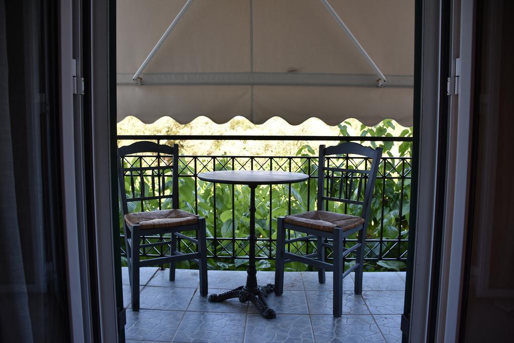 Studio Kostas Hotel Asprogerakata Ngoại thất bức ảnh